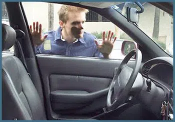 Expert Locksmith Services Anaheim, CA 714-548-3270 - 19-locked-keys-in-car